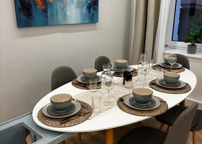 Old Oak Easystay Apartment